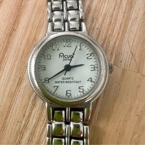 Acuet ladies silver tone dress watch NEW BATTERY